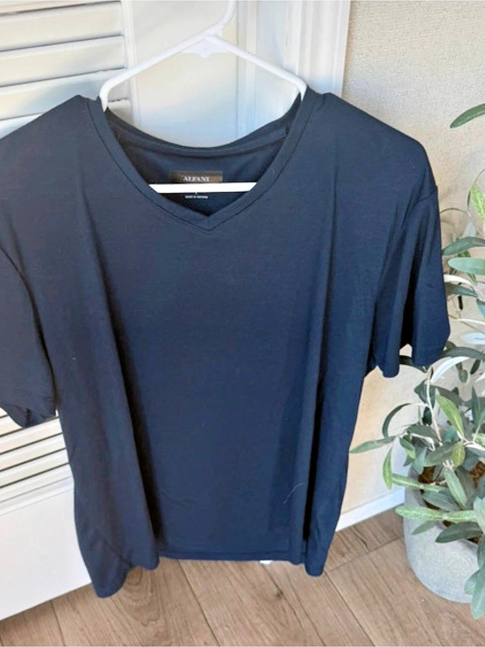 Men’s Alfani Stretch V-Neck T-Shirt Navy Blue Size L